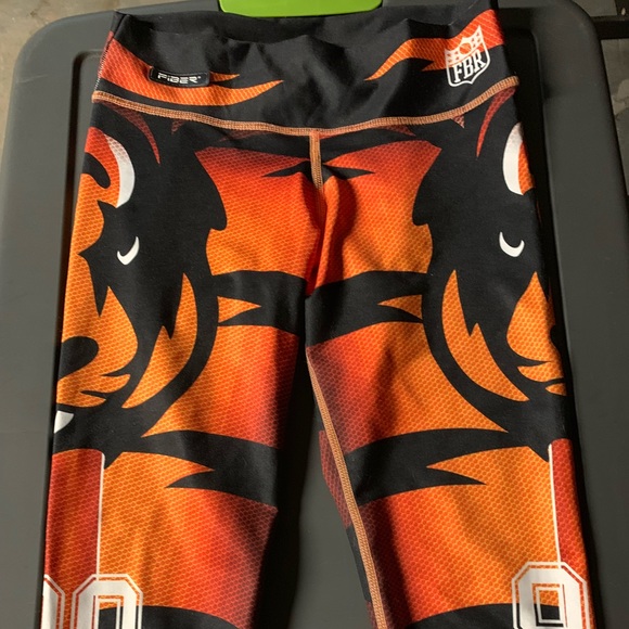SOLD. Auth. Roni Taylor Fit LE Fibre Bengals Leggings! - Picture 2 of 8